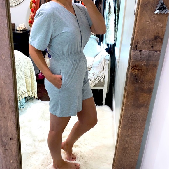 Vintage grey romper shorts size small - Picture 1 of 3